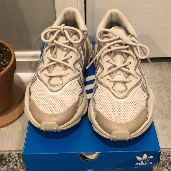 Adidas Ozweego - Picture 2 of 5